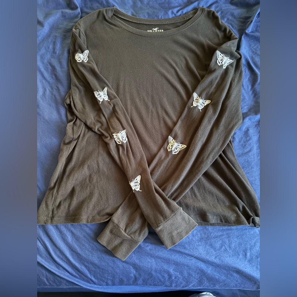 Hollister Women's Long Sleeve Tee - Grey with Butterfly Accents